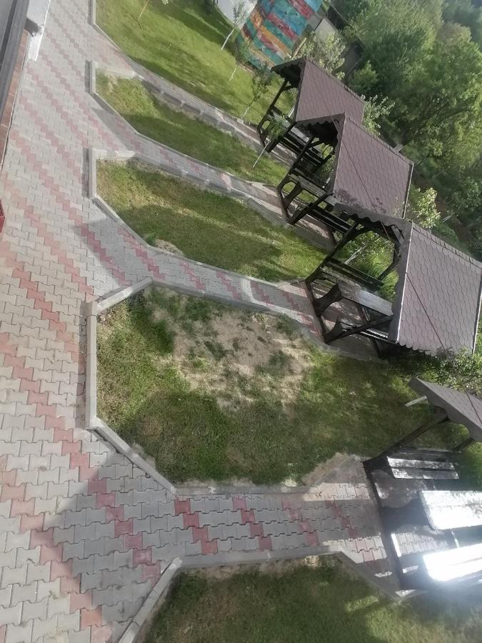 Pensiunea Iuliana Căpăţîneni-Ungureni Exterior foto
